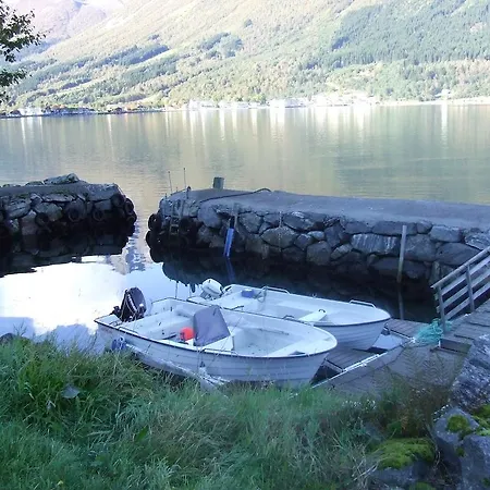 Hustadnes Fjordhytter