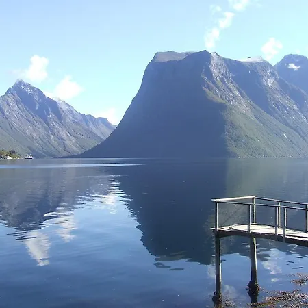 Lodger Hustadnes Fjordhytter Orsta