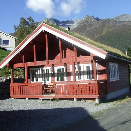 Lodger Hustadnes Fjordhytter *