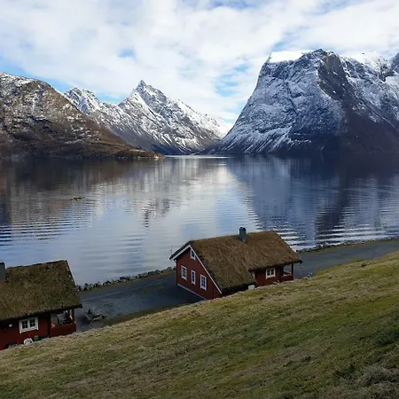 Hustadnes Fjordhytter Hytte